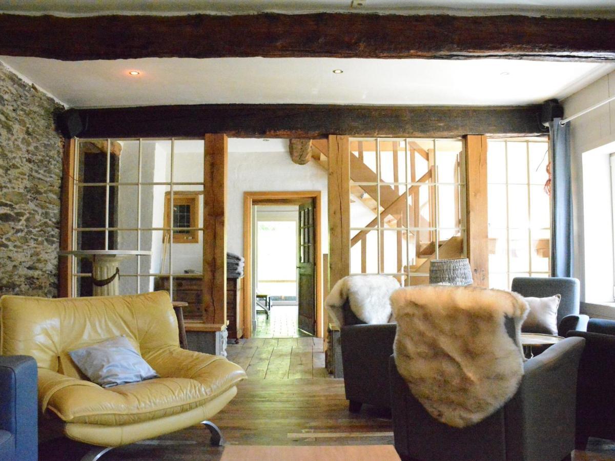 Villa With Hot Tub And Sauna Bievre Room photo